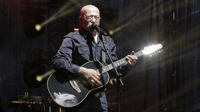 Сны у розового дерева